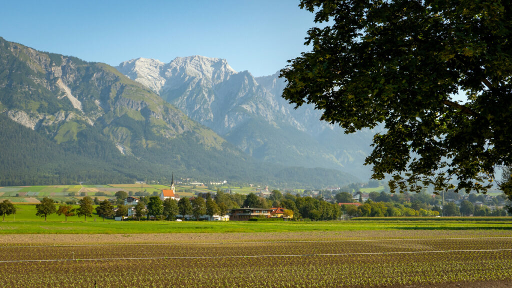 blick über den ort thaur