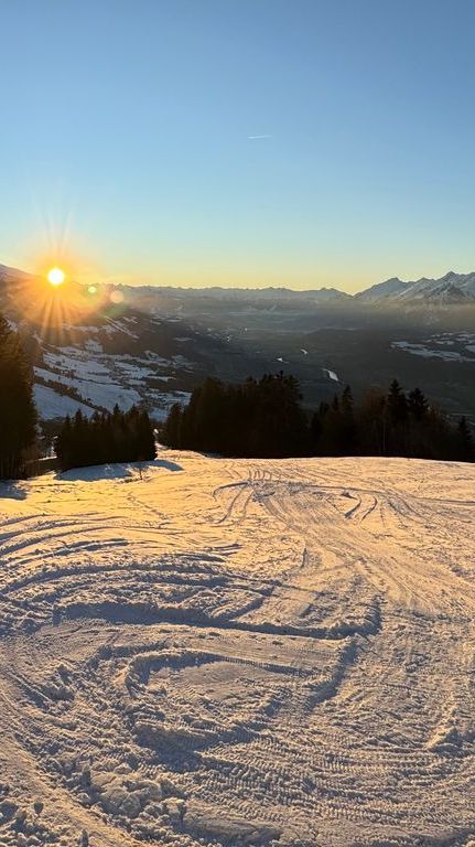blick auf weerberg im weinter