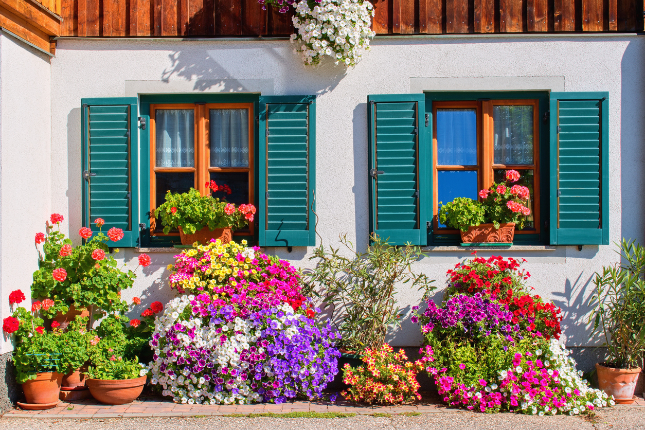 blick auf ein traditionelles österreichisches haus